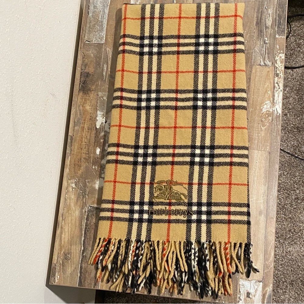 Burberry’s Nova check Scarf